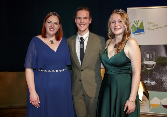 Team Mittelrhein 2024/2025: Johanna Persch, Felix Grün, Anna Weinand (v.l.) | © Fotostudio-und-Werbeagentur-Eidens-Holl