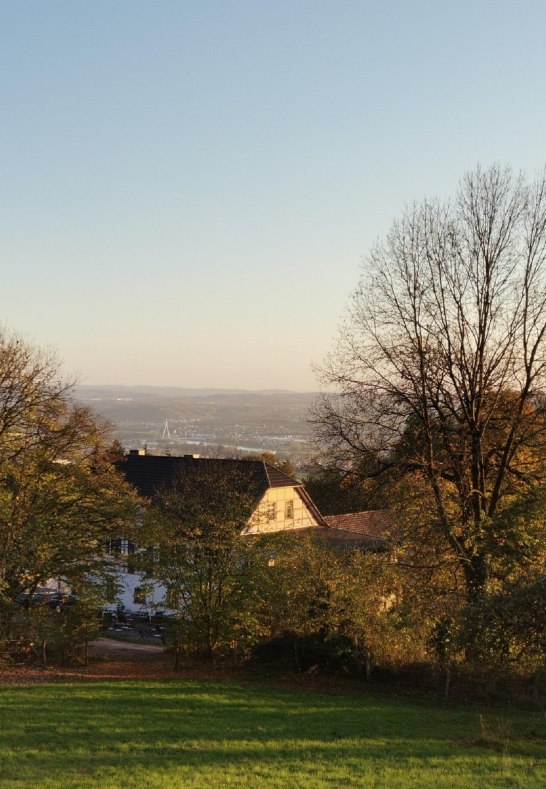 Blick auf Hahnhof und | © Rämer