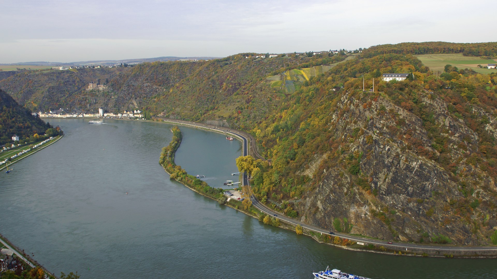 Das Rheintal am Loreleyfelsen | © Friedrich Gier