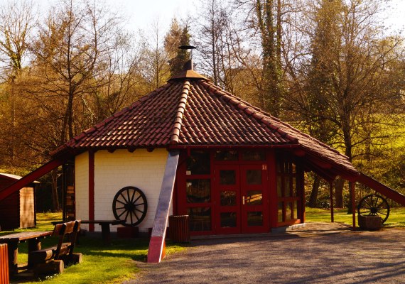 Hütte2 | © Tourist-Information Erlebnis Rheinbogen