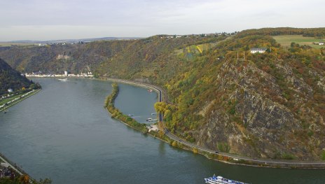 Das Rheintal am Loreleyfelsen | © Friedrich Gier