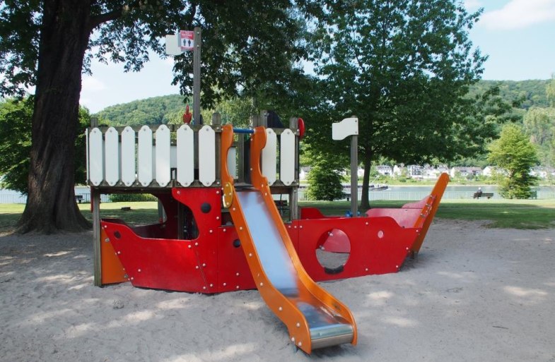 Spielplatz Rheinufer OL | © Stadt Lahnstein